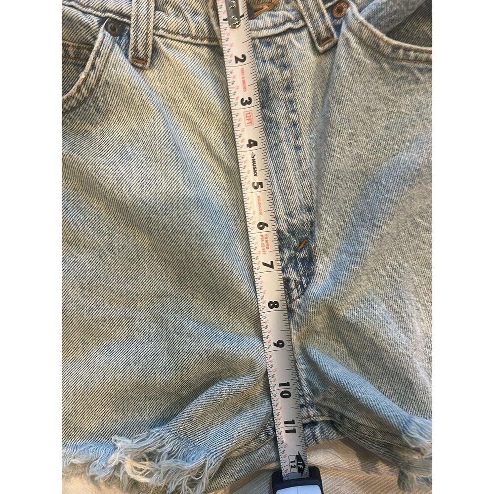 Levis 505 Vintage Shorts Womens Size 30 Light Wash Denim Cutoff USA - Picture 8 of 12